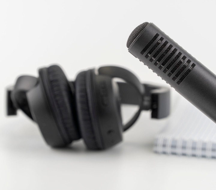 cap_com's tweet photo. 🎙️Le #podcast s’impose dans la boîte à outils des communicants ➡️https://t.co/bGlYQ3qRnn Explorons les différents liens que ce support permet avec ses cibles et les usages en #compublique à travers les réalisations récentes des collectivités territoriales https://t.co/lgYaGGpmUL