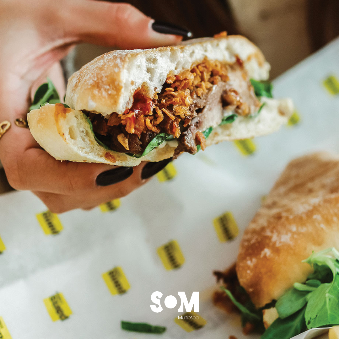 ¡Última llamada para los adictos a las costillas BBQ!

Quedan pocos días para que digamos adiós al bocadillo más #madeinAmerican de #PansAndCompany!
.
.
#SOMMultiespai #NouBarris #Barcelona