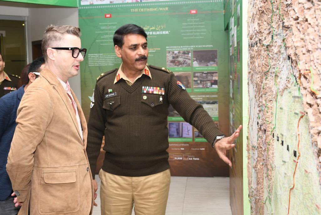 akcentofficial's tweet photo. Happy Pakistan Day 🇵🇰
P.S: discussing something about tourism in Pakistan @peaceforchange @OfficialDGISPR @ImranKhanPTI
#PakistanResolutionDay #PakistanToursim
#PakistanDay #PakistanResolutionDay2021 #THENXTPRODUCTION https://t.co/z93GirGnrw