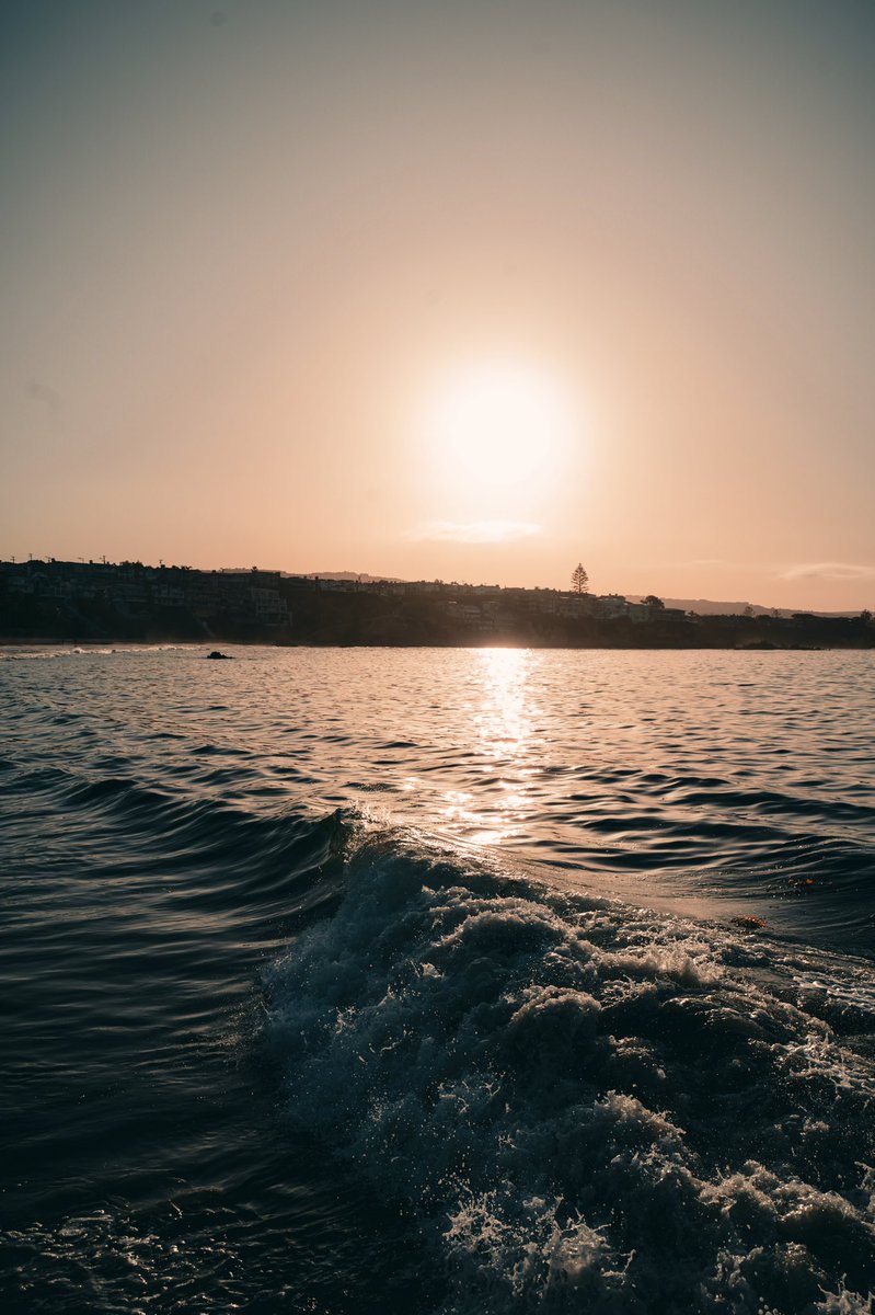 photosbylucid's tweet photo. the loneliness comes in waves https://t.co/MUC7E2nR4J