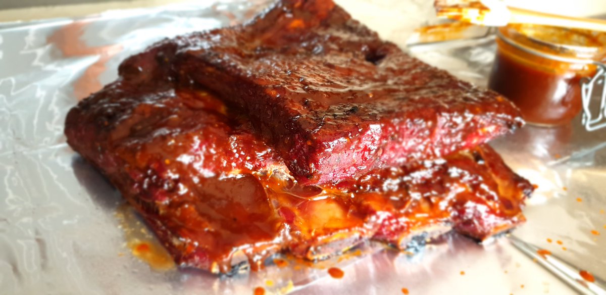 SmokeySoutie's tweet photo. Lazy 6h smoke for this monster #brontosaurusrib #bigboned #chickenissalad #darlingbrew https://t.co/Gx8FfD1j6e