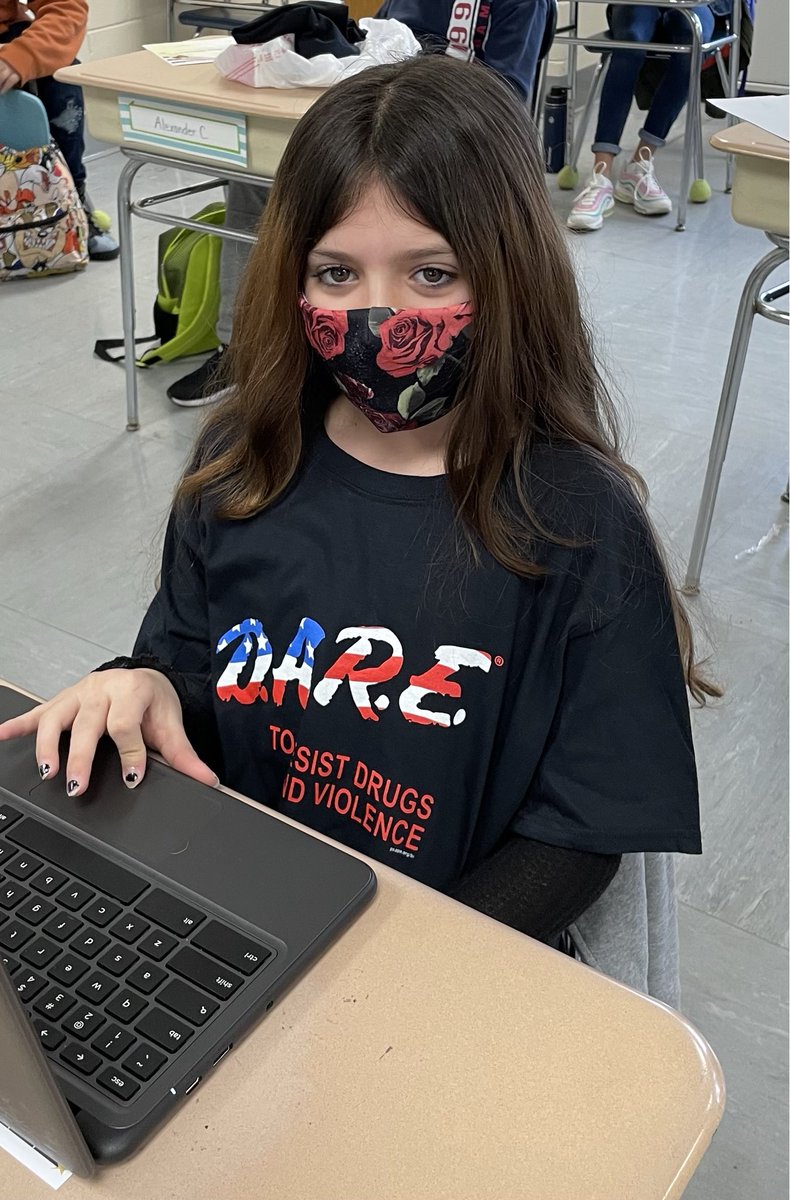 VMESMustangs's tweet image. Congratulations to all of our VMES Mustang DARE graduates! Thanks to Officers Sean Flynn, Victoria Finelli, and Bryan Murphy from the @BrickTwp.Police ⁦for teaching our students skills that will serve them well throughout their lives.  🇺🇸