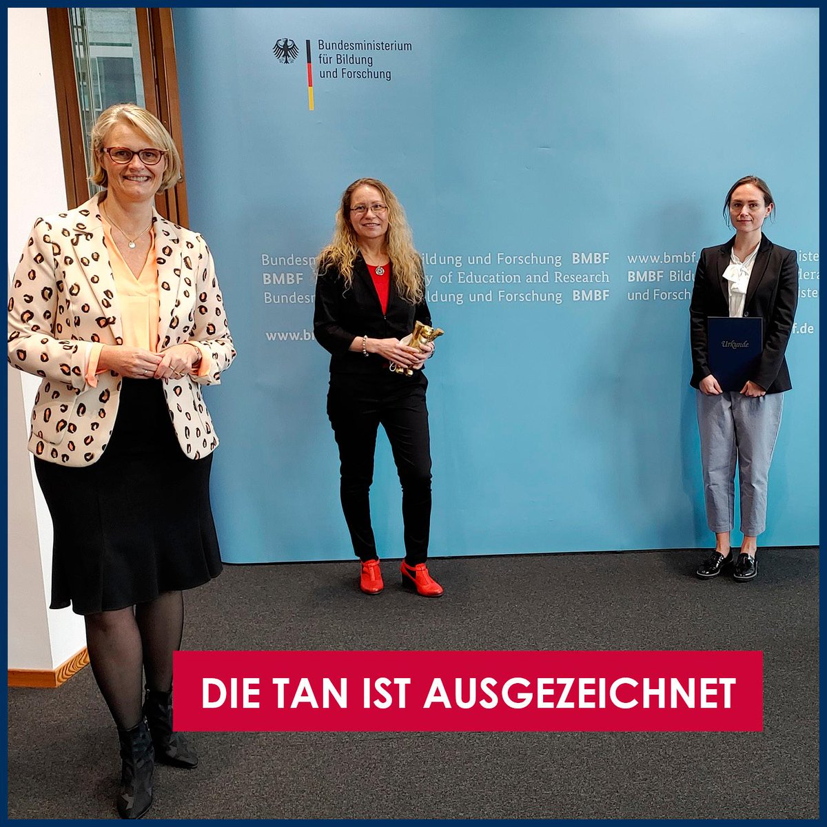 T_A_Nord's tweet photo. Die TAN ist #Vorbild der #Weiterbildung 2021! 😍 Wir freuen uns sehr über die Auszeichnung zum Vorbild der Weiterbildung als #Unterstützer! Die Jury um @AnjaKarliczek hat die TAN besonders für das vielfältige, breit aufgestellte Qualifizierungs- und Weiterbildungsangebot gelobt https://t.co/xO9VYMEm8z