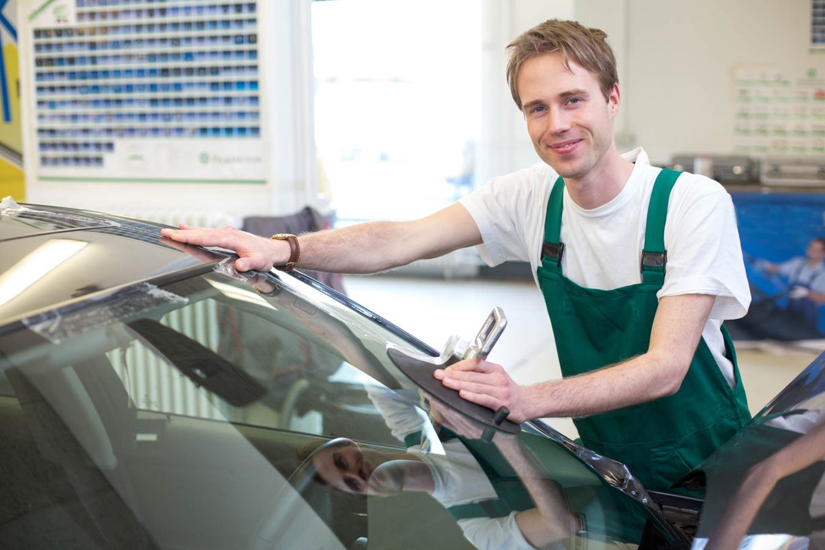 frank_shuff's tweet photo. At 1st Quality Glass, we are always doing everything we can to ensure we are providing only the best Windshield Installation services for ShowLow and the surrounding area. #WindshieldInstallation #WindshieldRepair https://t.co/1r8HkMAAL7 https://t.co/DbAJUPTLeQ