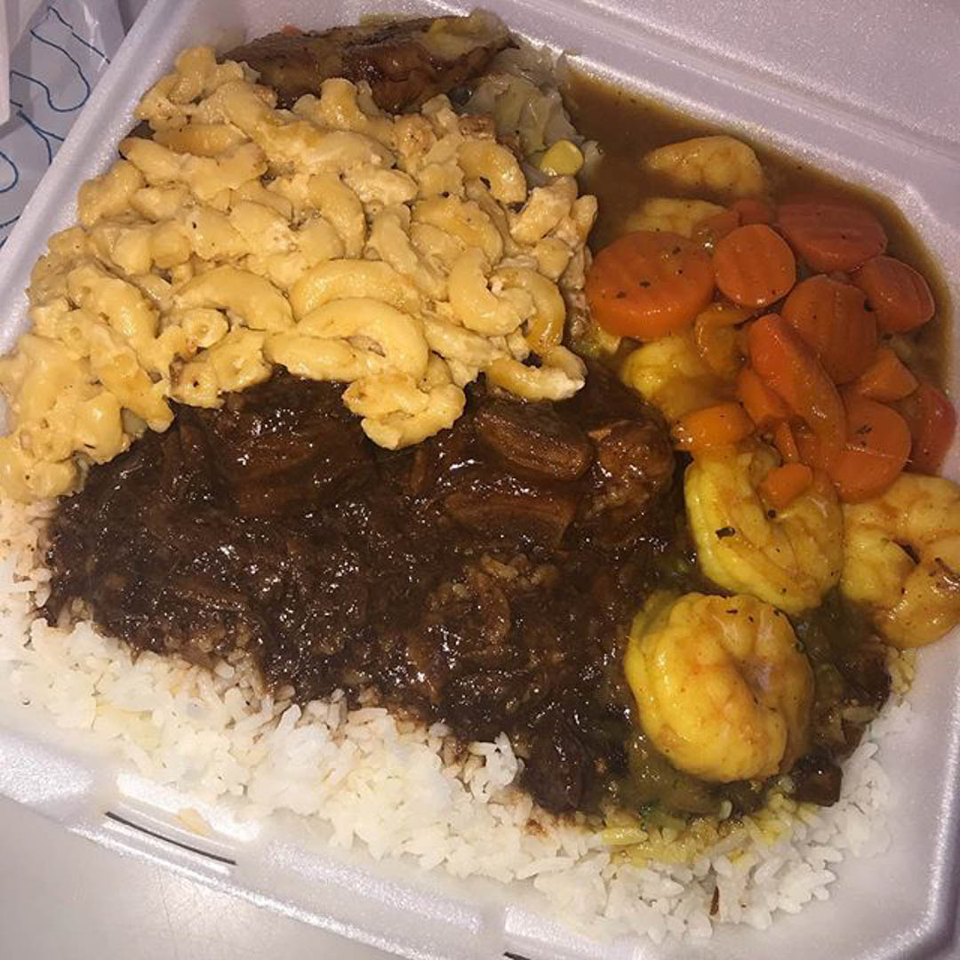 IslandPot's tweet photo. Our menu is perfect for catering, quick bites or big parties. Let us show you how we can serve you Oxtail, Goat Curry, and Jerk Chicken today! #IslandPotJA #MaconGA https://t.co/Ism4aLCTl6 https://t.co/KpNEONrzBM