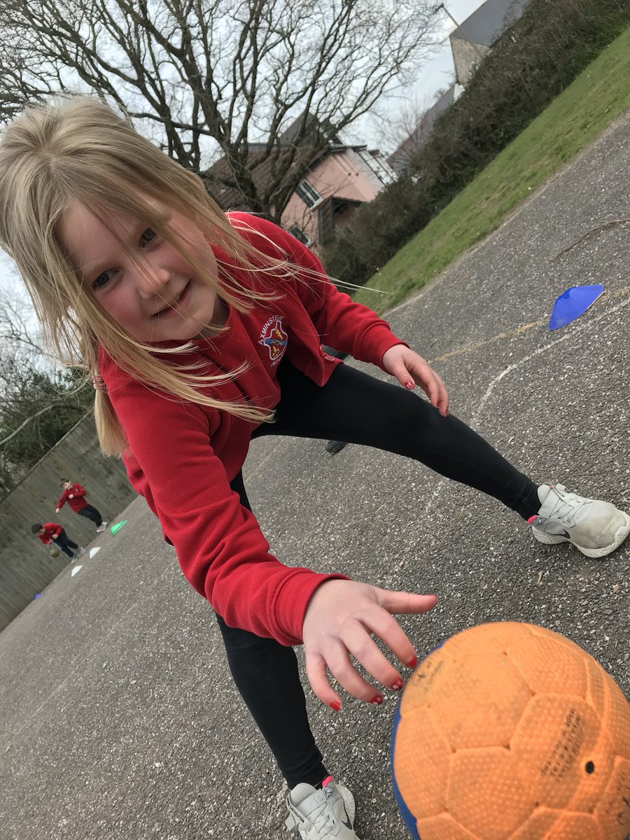 🏀BASKETBALL CHALLENGES🏀

🔥Today our Year 3s took part in a Basketball Intraclass competition🔥

✅ The children had 10 challenges to complete and had 30 seconds to do as many as they can. Some of the children scores were incredible. We certainly have talent at school

#axPE