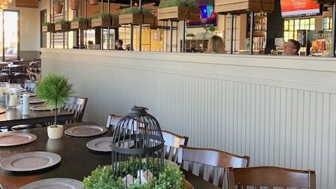 ShopTownSquare's tweet photo. Enjoy a home-cooked meal with the whole family. 🌽 #FarmtableKitchen + Spirits is a scratch kitchen, serving breakfast, lunch and supper daily. Family style and "little farmhand" options available, too! // #TownSquareLV https://t.co/6GparHcE0X