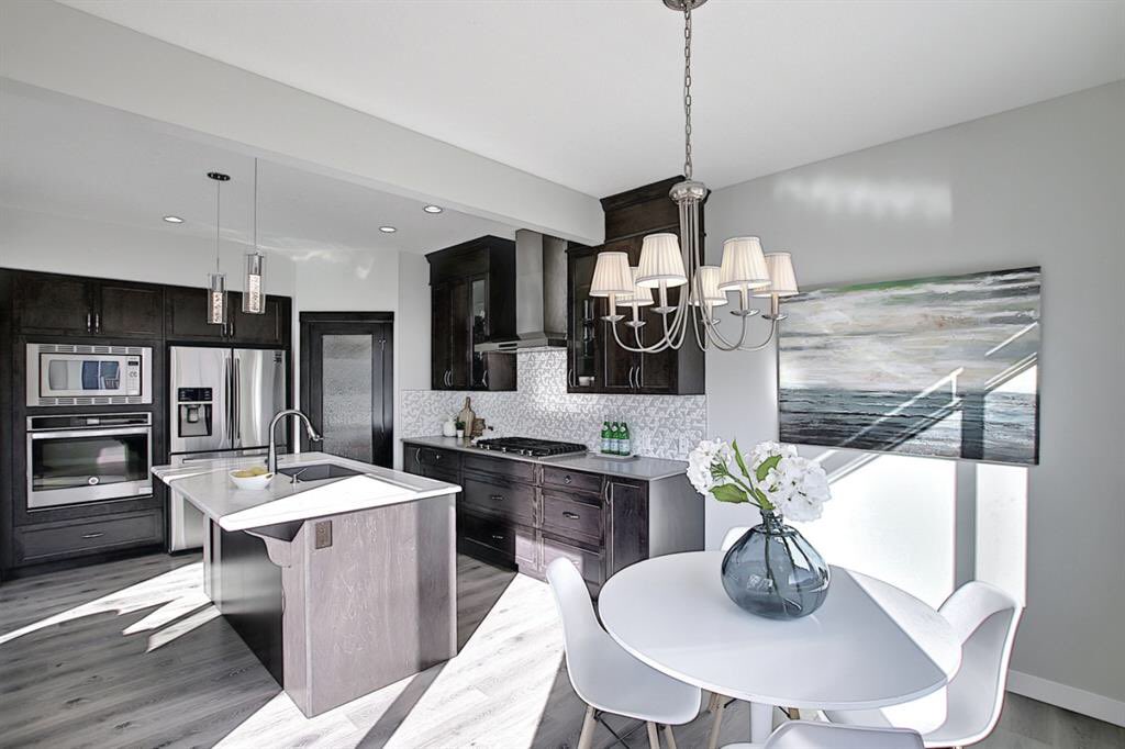 pamfieber's tweet photo. Staged by Edit Home Staging, check out this immaculate 4-bedroom, 2-year old home loaded with upgrades in #Belmont SW marketed by @homesinalberta of @maxwell
#yycre #yycrealestate #homestaging #topstagers #calgaryre #RESACalgary #calgarystagers #homedesign #calgarystagers https://t.co/cnQE7QVZVq