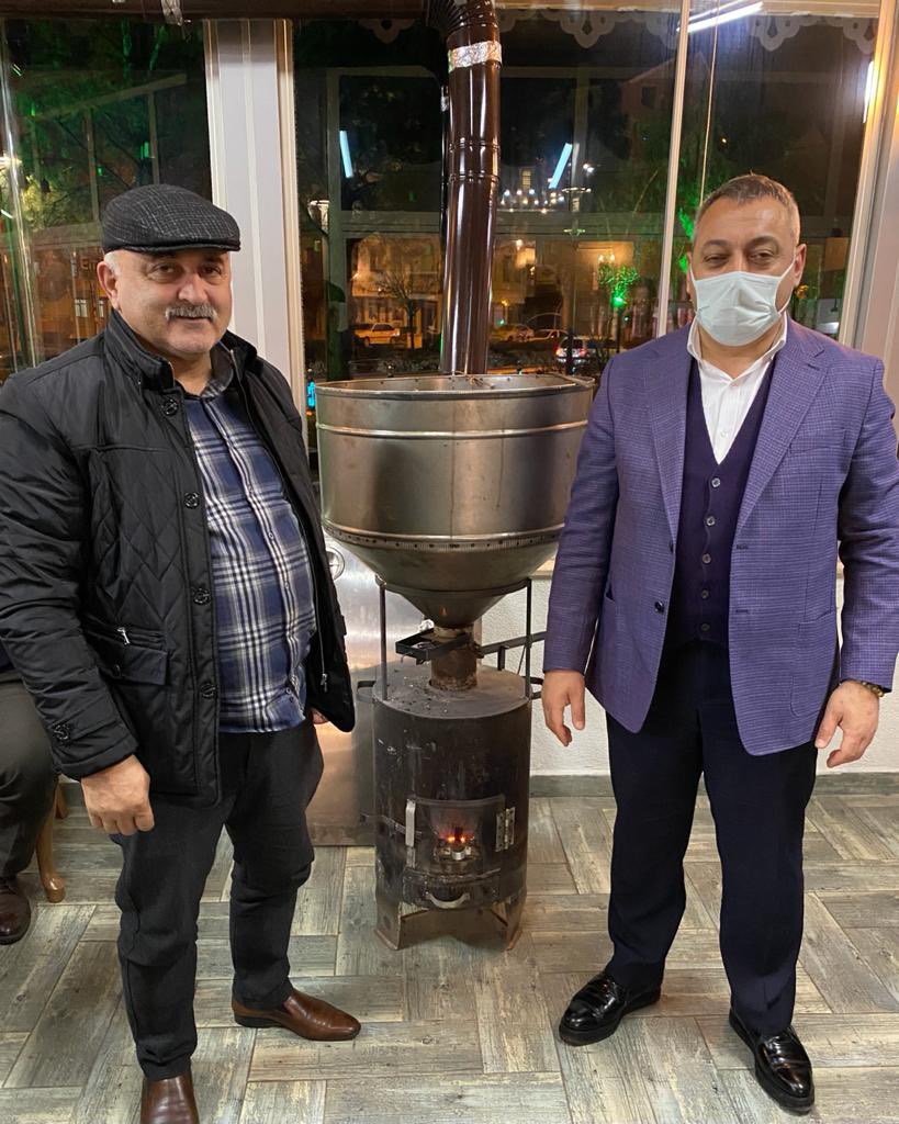 İlçe Başkanımız Sn. @SCEBI61 , #15Temmuz sürecinde halkına kurşun yağdırmak için havalanan F-16’ları, tarlasındaki samanları yakarak engelleyen  Kahramankazan’ın Bitik Mahalle Muhtarı Hicabi Bitik’i ziyaret etti. <a href="/Hicabi006/">Hicabi Bitik</a> kahramanlığınıza minnettarız. Şükranlarımızı sunuyoruz.