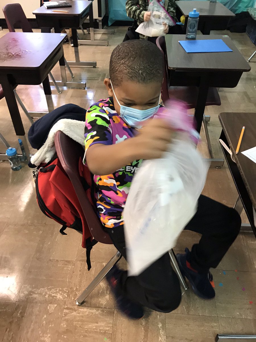 teacher_webster's tweet photo. A lesson that covers fractions, states of matter, and a yummy treat? Yum! Ice cream in a bag experiment! #crosscurricular #JCPSReturn @JCPSKY @JohnsontownRoad https://t.co/iLiAC6QOG2