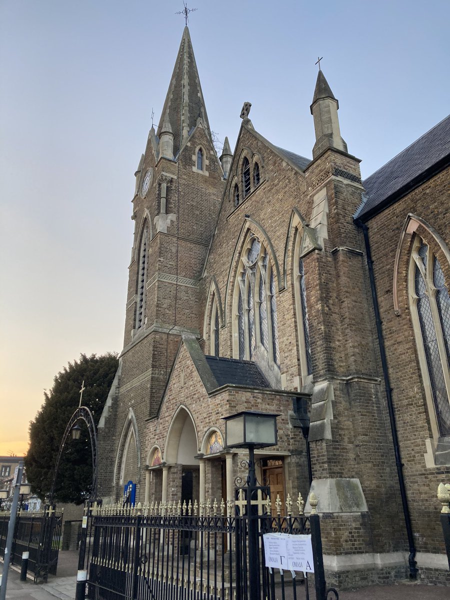 Adam_Creme's tweet photo. St Mary’s Greek Orthodox cathedral as the sun sets. https://t.co/QjaTVbpcJ6