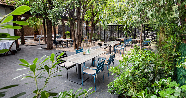 El Jardín del Alma · Arturo Soria 207 ·

Maravilloso restaurante con jardín, un auténtico oasis con una parcela de 1.000 m2 con una terraza súper amplia. 

La cocina está protagonizada por productos de origen nacional.

#buscatuterraza
#lasmejoresterrazas 
#terrazasdemadrid