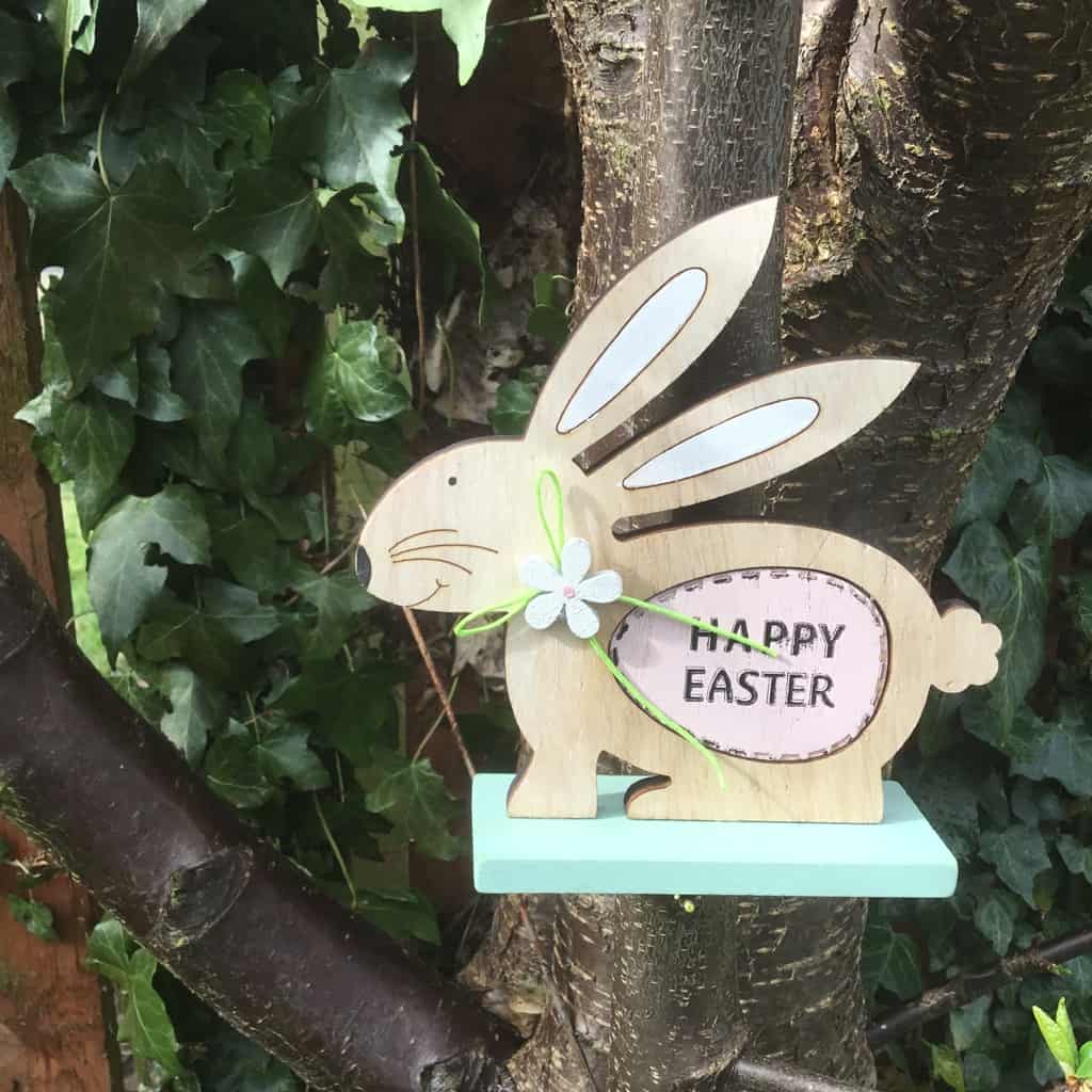 daisycheynes's tweet photo. Easter's Coming - https://t.co/bMvllxVbwq. So another Easter in lockdown and your favourite shops might still be closed. But we'd like to show you some of our lovely Easter gifts and cards that will help you brighten up your home and link up to your friends and family. https://t.co/qj4T9udveX