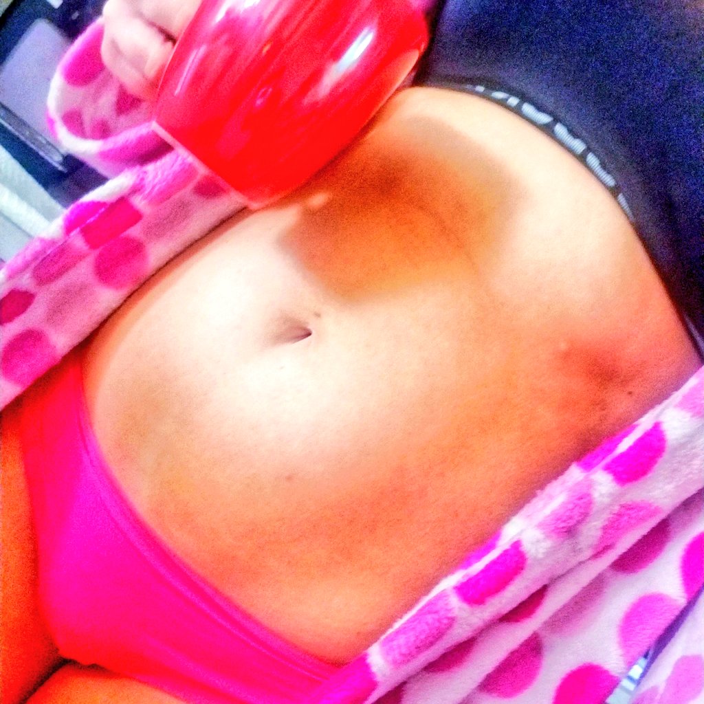 HCheekybarbie's tweet photo. good morning fellow panty/feet lovers 🌞☕🌸 slide on into my DM's and let's see what I can do for you 🎀💋 #pantysellar #buymypantie⁶s #buymypics #feetlovers w. https://t.co/ZABRb6LTm5