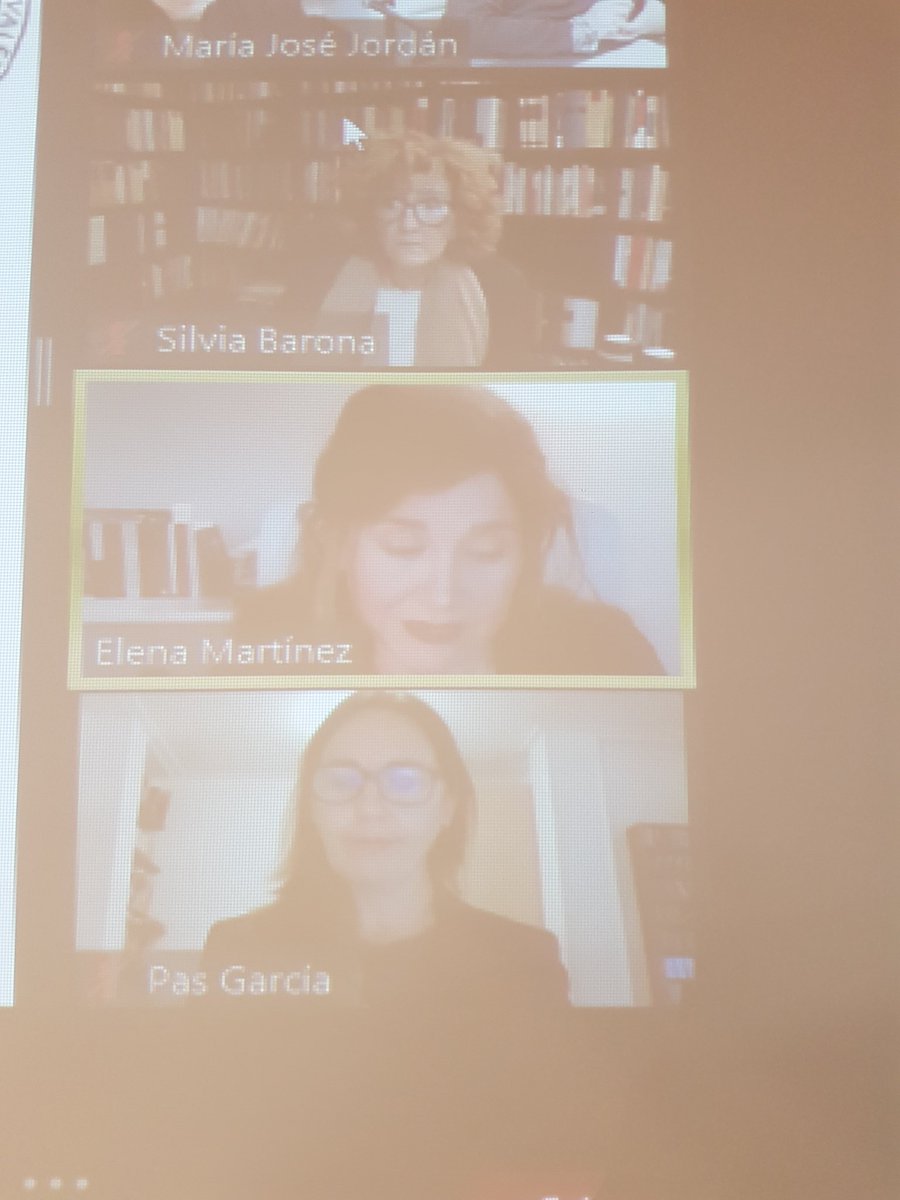_fvea's tweet photo. La catedratica de #DerechoProcesal de la @UV_EG, @ElenaMartiGar reclama que la programación en #IA deberia hacerse "por personas formadas en perspectiva de género, igualitaria y antipatriarcal)" https://t.co/A1IrkIaWg1