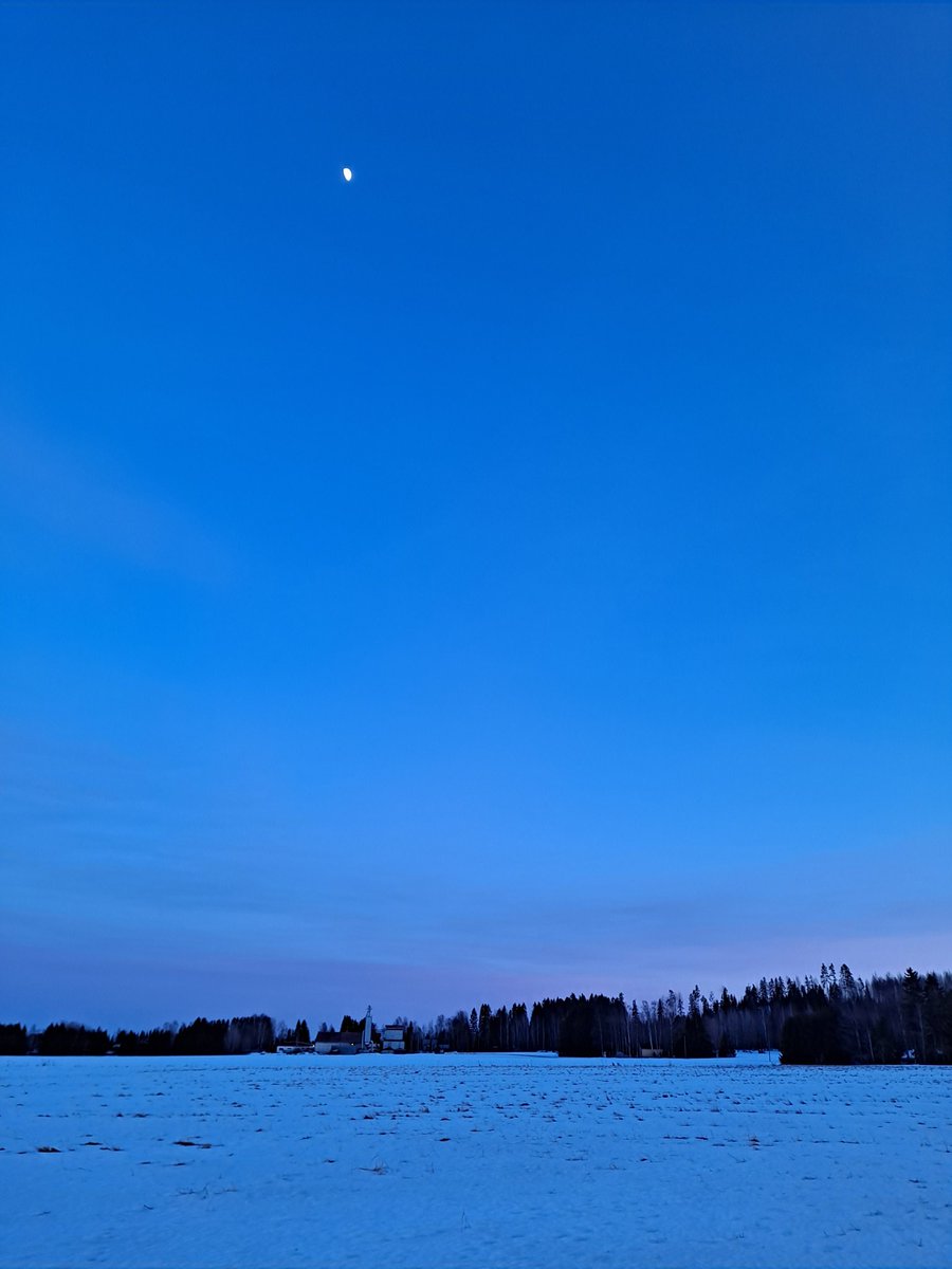 HarrietMalleniu's tweet photo. Näyttää siltä, että hei hei hiihtokausi 2020 - 2021! Olit hyvä - niitä muutamaa kertaa lukuunottamatta, kun tultiin kävellen pois sukset kainalossa.
Kiitos @RiihimakiCity luistavista laduista!
#hiihto #optigrip https://t.co/jFCa2mhySg