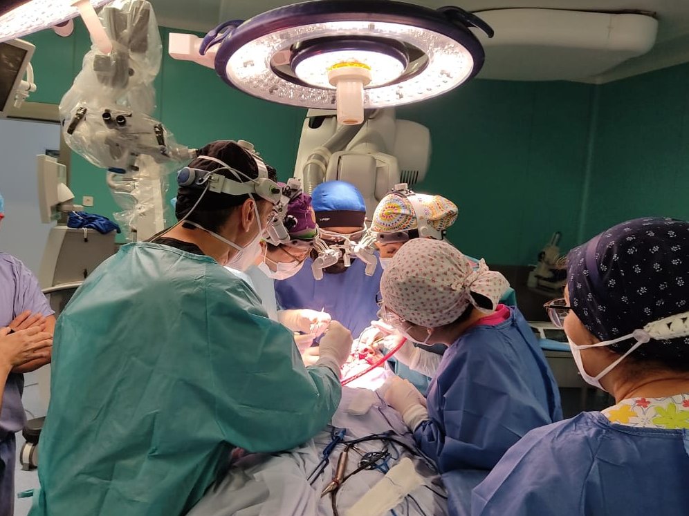 HGM_OD's tweet photo. #ComunidadHGM gracias a todos los servicios que contribuyeron en la intervención quirúrgica de resección de #Nasoangiofibroma, el pasado 18 de marzo del año en curso, que llevo 18:00 horas consecutivas en nuestro Quirófano Hibrido. #MeCuidoYo #TeCuidasTu #NosCuidamosTodos https://t.co/3EsCwnXSdW