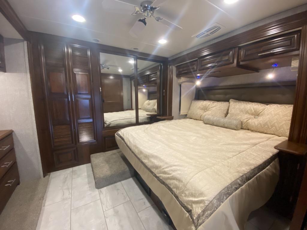 Dylansrv's tweet photo. Short and Sweet! This 2021 Forest River Berkshire is under 36 feet, and is big enough for the whole family with sleeping for up to 8! Inside you'll find a bunk over the cab, booth dinette, sofa/sleeper, fireplace, king size bed and more. Priced at $244,988 stop by for a tour! https://t.co/q6R2HIQZEw