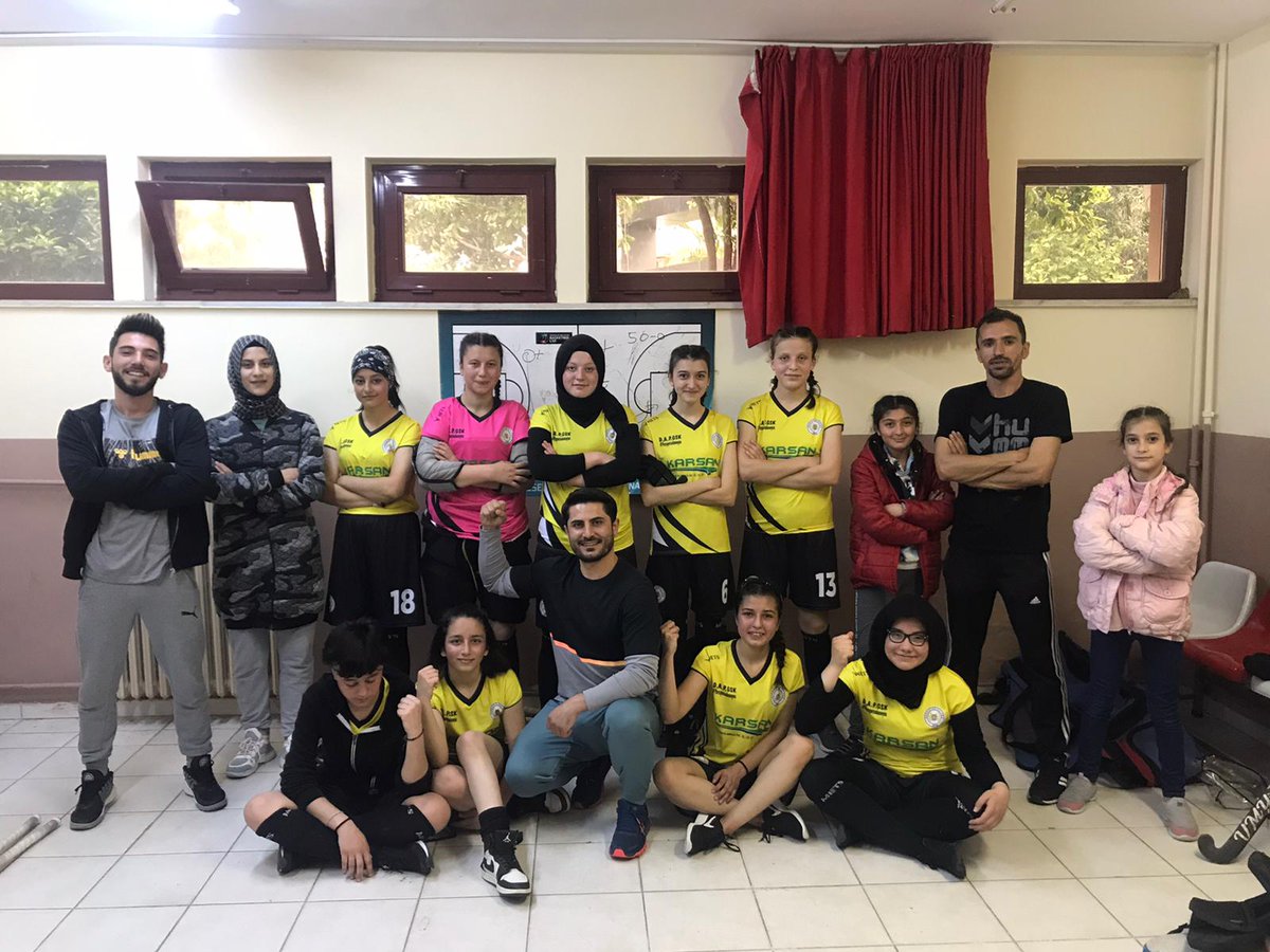 SevkanHulusi's tweet photo. 📌PARS HOKEY TAKIMIMIZ ALANYA'DA 
Bu yıl ilk kez Acıpayam Belediyesi bünyesinde mücadele eden Acıpayam Belediyesi Pars Hokey Takımı, 22-26 MART tarihlerinde Alanya’da düzenlenen turnuvada  ilçemizi ediyor.Sporcularımıza başarılar diliyorum.👏 https://t.co/lOqY7yWfQk