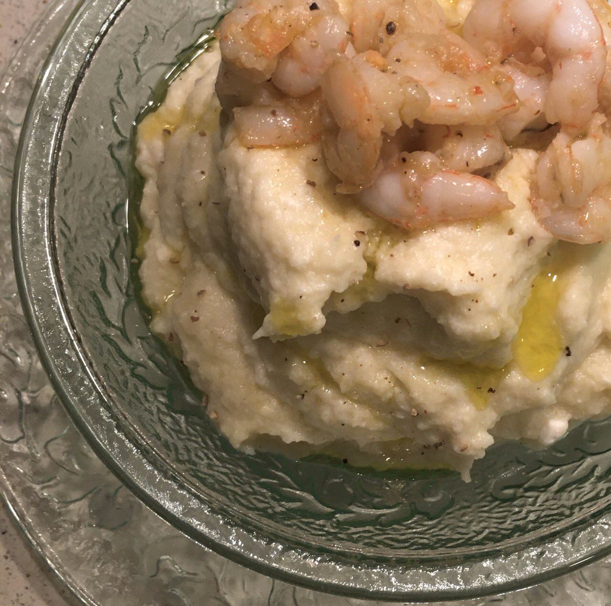 Perché non preparare un aperitivo fresco e sfizioso? La crema di sedano rapa con i gamberi allo zenzero è ottima su una bruschetta!  

Link 👉 pomodorialsole.com/recipes/2021-0… 👈

#conpomodorialsole #food #ricette #aperitivo