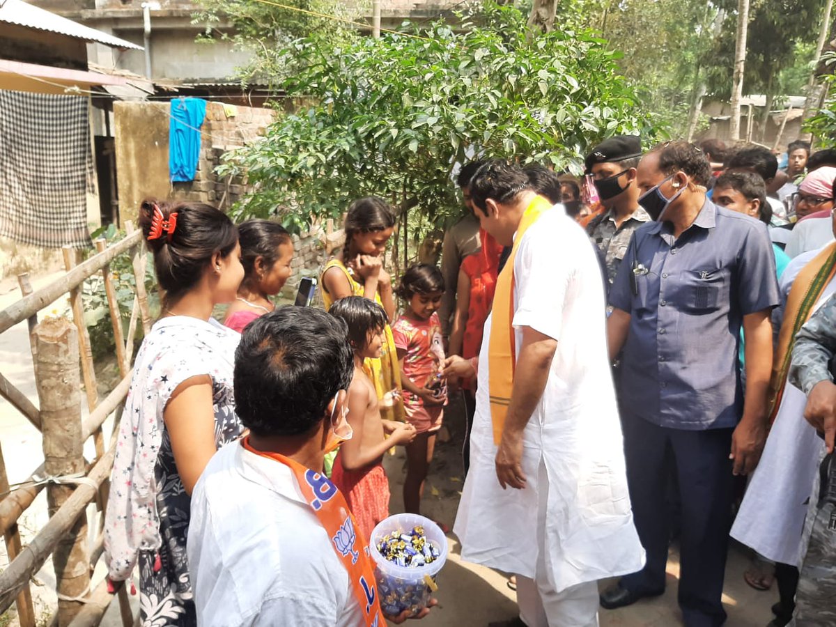 RT @RahulSinhaBJP: Day 4: #RahulSinhaForHabra
Sharing few moments from today's election campaign at Habra. https://t.co/5hIYCjDUwn