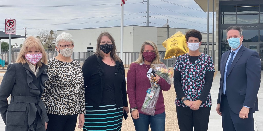 WESDschools's tweet photo. Today, the #WESDFamily celebrated Balloon Day by honoring three teachers who achieved or renewed their National Board Certification! Congratulations to Jennifer Lauzon, Sunburst; Katie Baker, Arroyo; and Beth Perry, Sahuaro. #amAZingNBCTs #NBCstrong https://t.co/5Bh7fwzfvF