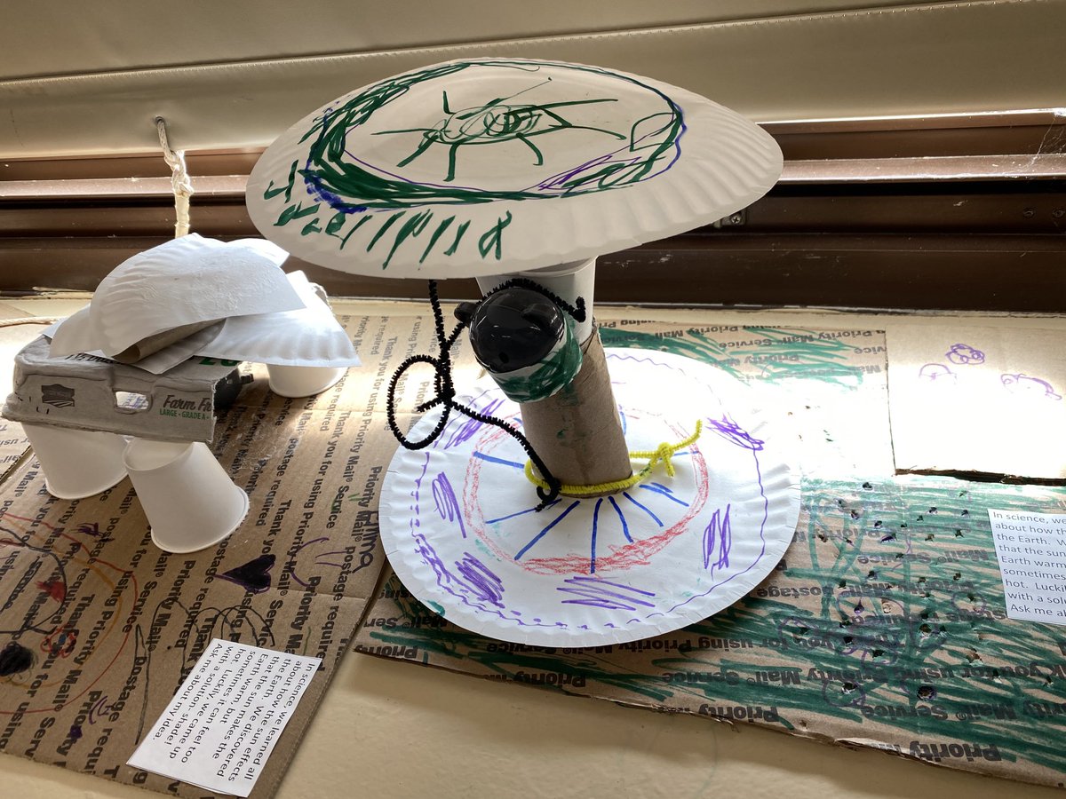 ValleyStreamWLB's tweet image. Ms. Sloboda’s kindergarten students explore the shade. ⁦@VS24District⁩ #LookForTheAwesome