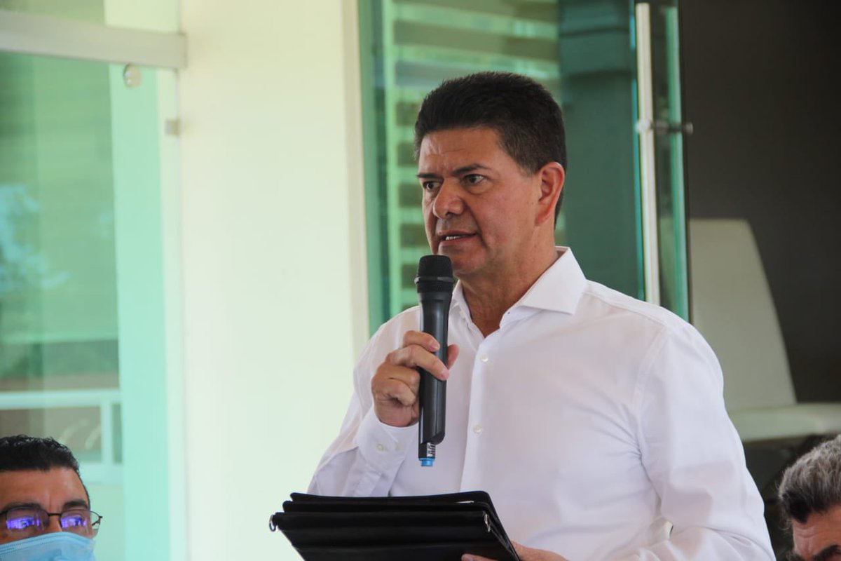 MazierTono's tweet photo. Felicito al Presidente del Consejo Agroalimentario de Michoacán, Carlos Ochoa por presentación de su primer informe de actividades donde refrendó su compromiso para sacar adelante a la agroindustria en nuestra entidad.

Sigamos sumando esfuerzos por nuestro estado. ¡Enhorabuena! https://t.co/BqiCLEIhn6