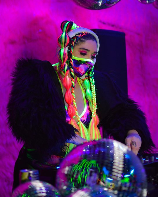 Nothing but VIBES at the @rolitacouture photoshoots 🌈👏💕🥳 https://t.co/hXViPRByfT<a class="tags" target="_blank" title="On Twitter" href="/?out=eyJ0eXAiOiJKV1QiLCJhbGciOiJIUzUxMiJ9.eyJpYXQiOjE3MjQ2NTc3MDMsImlzcyI6InR3cG9ybnN0YXJzLmNvbSIsIm5iZiI6MTcyNDY1NzcwMywiZXhwIjoxNzU2MTkzNzAzLCJyZWRpcmVjdF91cmwiOiJodHRwczovL3R3aXR0ZXIuY29tL3JvbGl0YWNvdXR1cmUifQ.L9g4bZIItrQ_xi5jNh8QpwArcRcWax7N7XDYe9LlQFm6Mm_VP4IZ_lm3WgvohA8fH6JUlkKs_cs1w1bVOqwsRw">@rolitacouture</a><a href="/tag/lostcause"class="tags"><span>#lostcause</span></a>