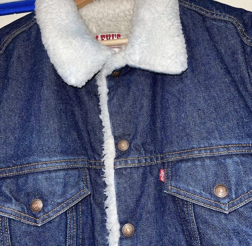 Levi Denim Sherpa Jacket / Size Large / Price $50