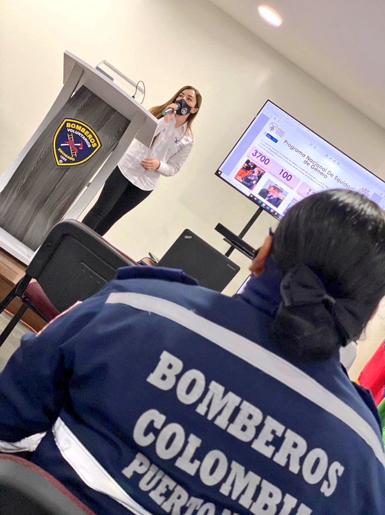 Pedromanosalvar's tweet photo. Fortalecer la equidad de género en las Instituciones Bomberiles de Colombia, un compromiso que se reafirma hoy en el departamento de #Antioquia. 
Agradecemos a @DAGRDMedellin @DagranAntioquia @BomberosEnvi por la articulación @MinInterior . https://t.co/abi17bAAsx