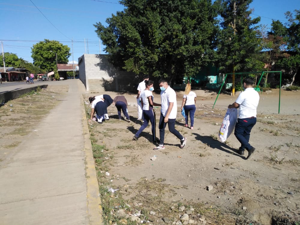 CTipitapa's tweet photo. Limpieza y reforestación del parque en el Gaspar García Laviana en el lanzamiento de Mí Municipio bonito #Tipitapa celebraron el 41 aniversario del inicio de la Cruzada Nacional de Alfabetización #PuñoEnAltoLibroAbierto #ManaguaSandinista @M0R1TA_ @TPU19J @FlorNica39 @fr1nkro https://t.co/OyW0dFw8SF