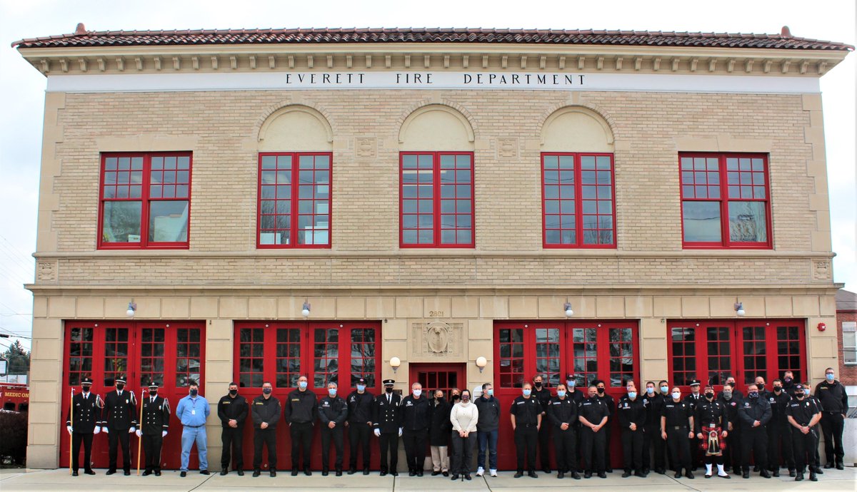 MyEverettNews's tweet photo. Today @EverettFire formally moved into their renovated Headquarters at Historic Fire Station 2 on Oakes. https://t.co/MEEVGZ5v62 https://t.co/0DnznHrf2Z