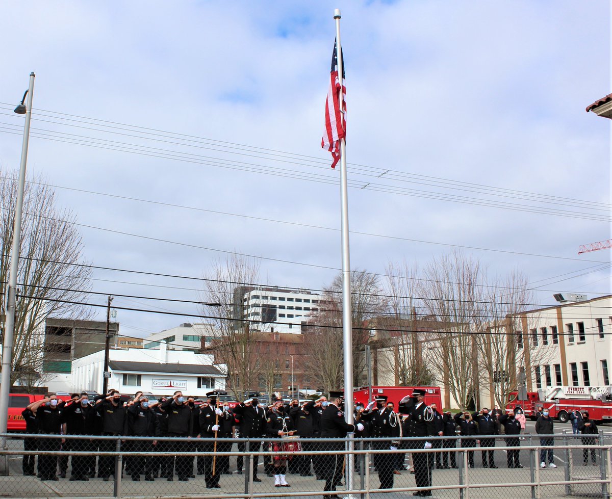 MyEverettNews's tweet photo. Today @EverettFire formally moved into their renovated Headquarters at Historic Fire Station 2 on Oakes. https://t.co/MEEVGZ5v62 https://t.co/0DnznHrf2Z