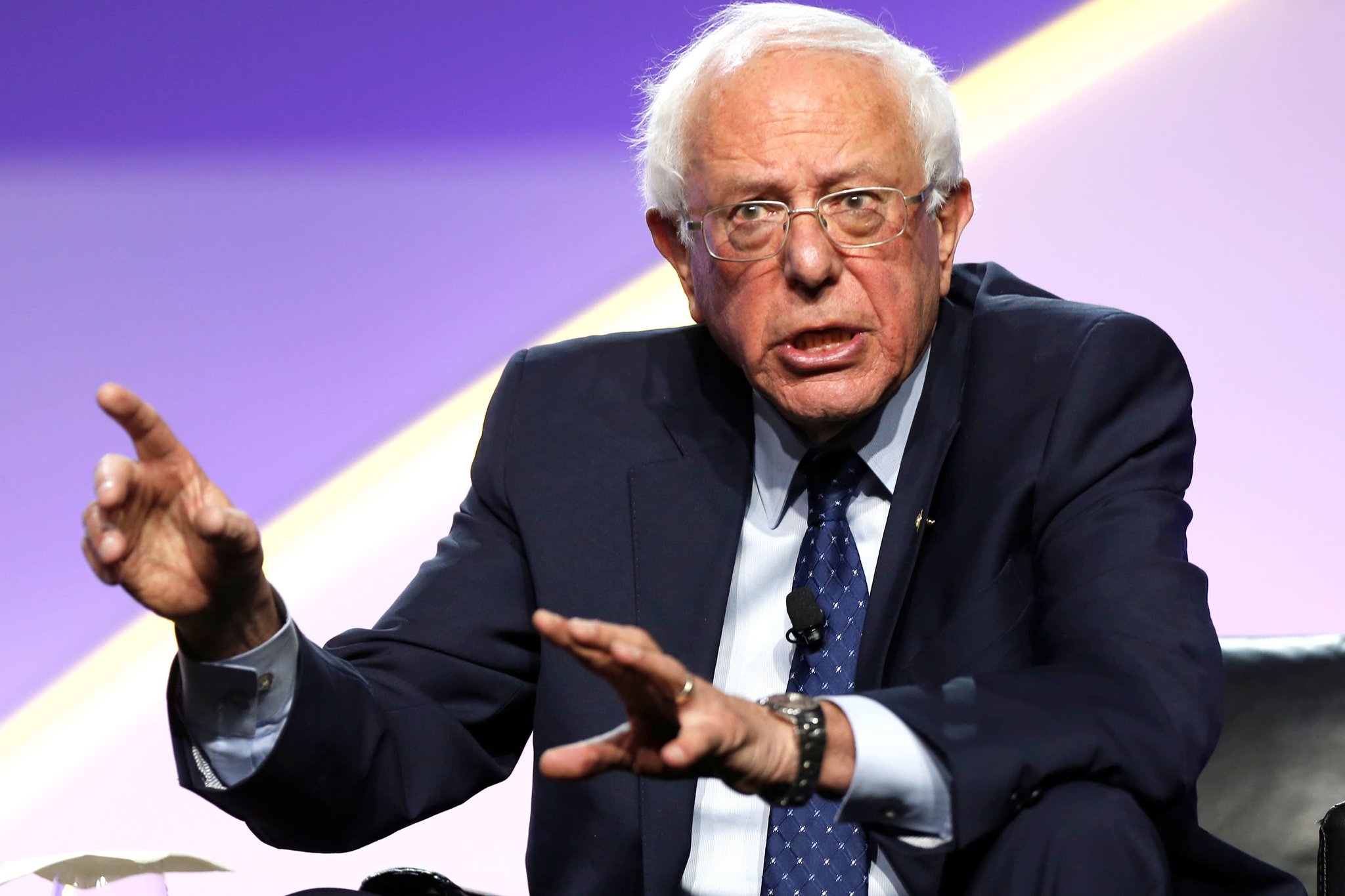 Death Battle Bot on Twitter "DEATH BATTLE! Bernie Sanders VS The Trash