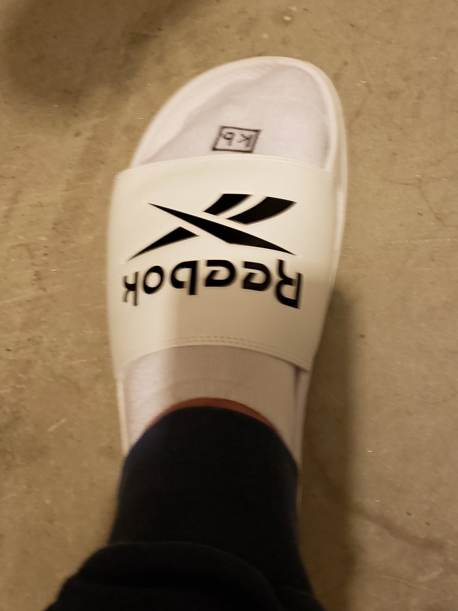 ful_adi's tweet photo. Mew sliders! #reebok #reebokslides #socksandslides #socksandsandals  #kbsocks #KBellSocks #whiteanklesocks #whitesocks https://t.co/Hrn94UrhSs