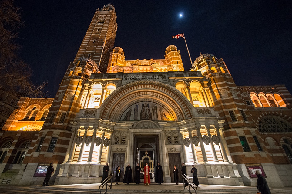 catholicEW's tweet photo. "Let it in your hearts be very clear that this light we shine is the light of Christ, who will always be with us, always walk with us and always lead us into the presence of his Father."
@CardinalNichols
#NationalDayOfReflection #DayOfReflection #Praytogether #covid19 #OneYearOn https://t.co/sK1CGRSHWJ