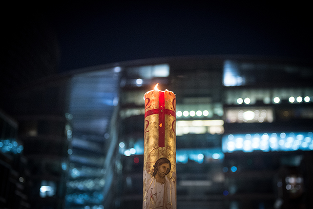 catholicEW's tweet photo. "Let it in your hearts be very clear that this light we shine is the light of Christ, who will always be with us, always walk with us and always lead us into the presence of his Father."
@CardinalNichols
#NationalDayOfReflection #DayOfReflection #Praytogether #covid19 #OneYearOn https://t.co/sK1CGRSHWJ