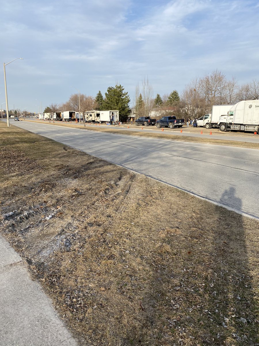 halldad62's tweet image. @WhatsFilmingON Film crew set up on Williams Parkway in Brampton, anyone know what’s filming?