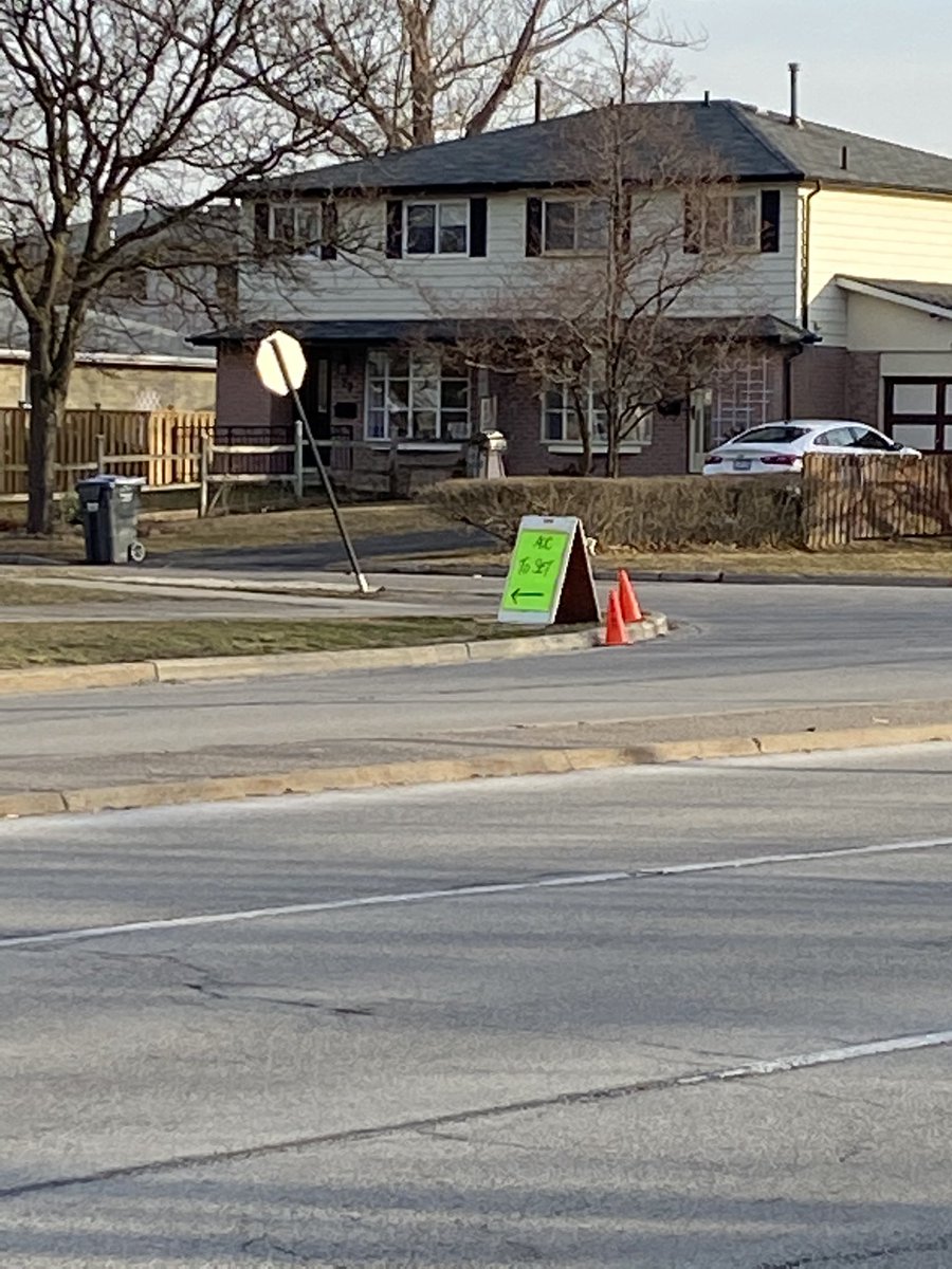 halldad62's tweet image. @WhatsFilmingON Film crew set up on Williams Parkway in Brampton, anyone know what’s filming?