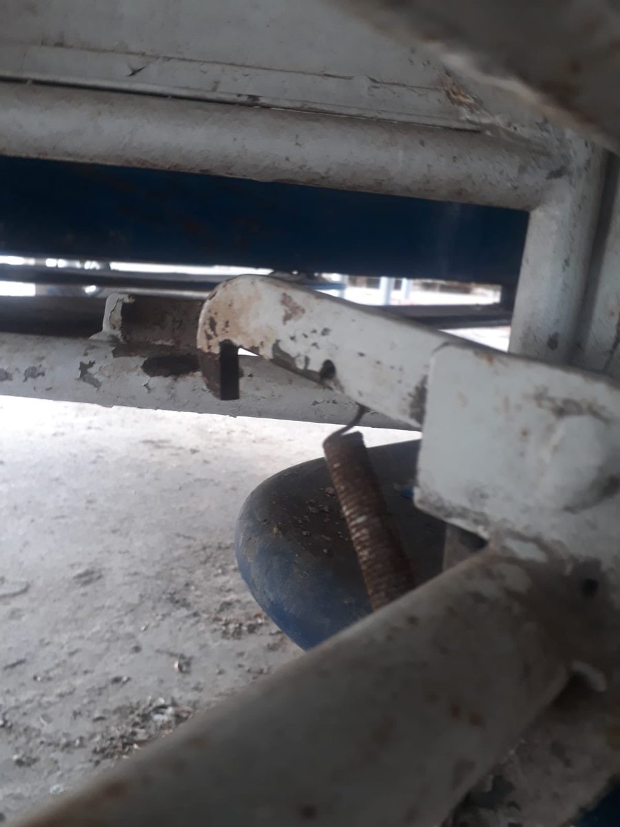 juanjolema22's tweet photo. Sector #Metalurgica con varios frentes a la vez. Se fabrican y ajustan cierres para gateras del Hipodromo aproximándonos a las carreras del jueves 25. Reparación de “3 punto” tractor, ajustes en excéntrica, reparación de cardan. #LogisticaIDF
Más 👉🏻 https://t.co/Q35ogvU8kg