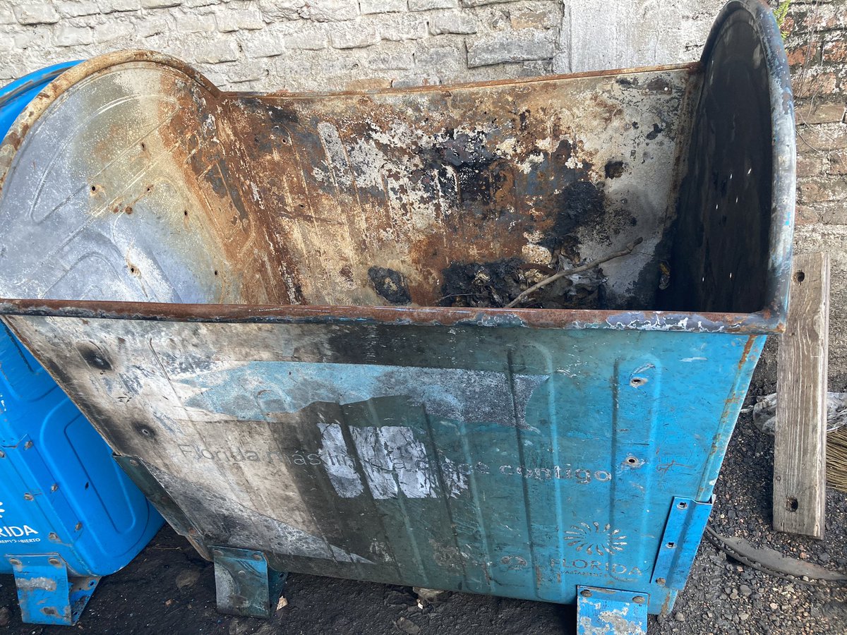 juanjolema22's tweet photo. #Reparaciones Continuamos recuperando contenedores de residuos que fueron vandalizados. #OptimizamosRecursos
#LogisticaIDF https://t.co/yQXw6pga26
