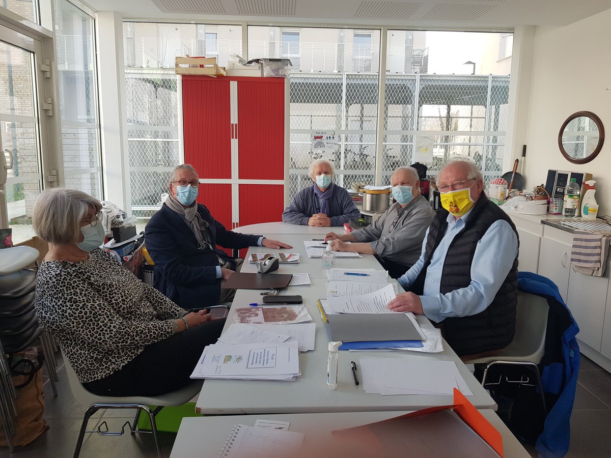 olivierjarde's tweet photo. Reunion de travail autour d'Hubert Dessaint et Anne Marie Guiziou pour l'évocation des pionniers de l'aviation sur le champ d'aviation de la #zacintercampus @MargauxDeletre @NLavallard @MarionDournel @FranckDarragon https://t.co/uwzCDgEXuP