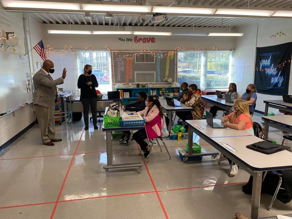 GriffinSpalding's tweet image. Monday’s @GriffinSpalding school visits included a trip to @beaverbrookgscs to meet with Principal @renee_mallard, AP @MrsHagansL, media specialist @ashbald and more.