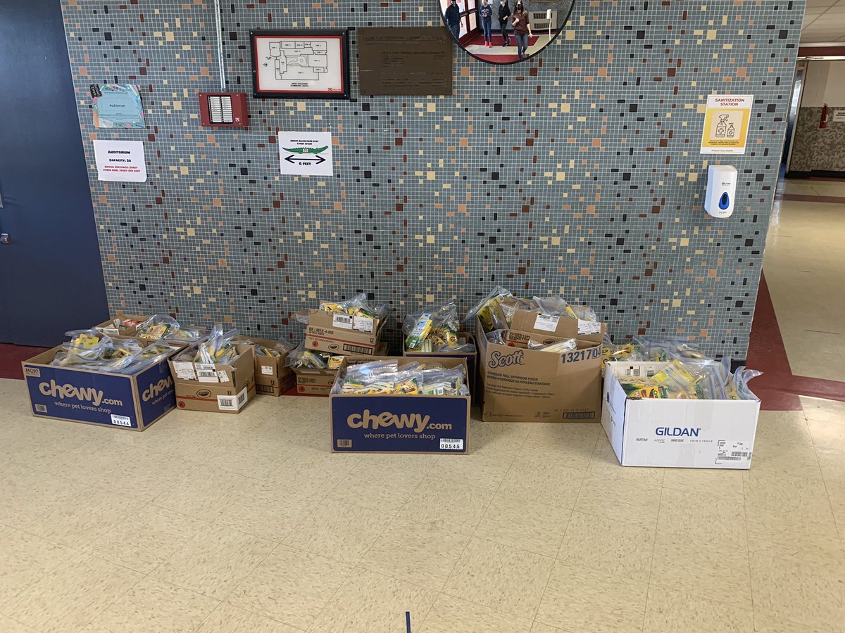 mrskefor's tweet photo. Thanks to the #awesomeAmvet PTO! They applied for (and won!) an art supplies grant through the North Attleborough Cultural Council. So very grateful that they assembled and delivered 411 “art kits” to support all of our students learning at school and at home! ❤️ https://t.co/jQoHMBc0Za