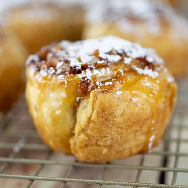 CulinaryNet's tweet photo. Calling all caramel lovers 😍! Whether you're craving something sweet for breakfast or needing an evening treat, these Caramel Sticky Rolls are simple to make and perfect for the whole family. #NationalCaramelDay #MyCulinaryConnection

https://t.co/kak3UX0sIp https://t.co/8O3AJ3Vyhp
