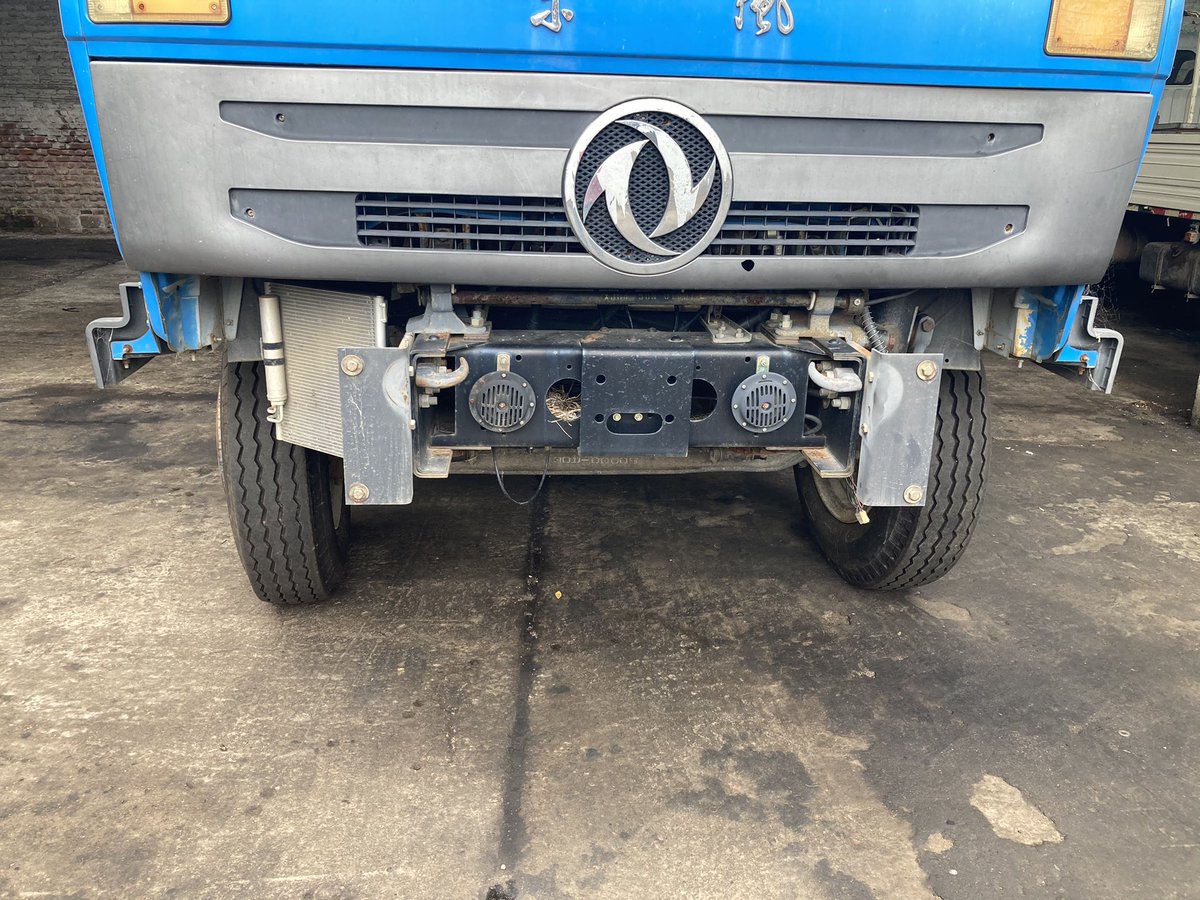 juanjolema22's tweet photo. Sector #ChapaYpintura Simultáneamente con el avance del #CamionVolquetas y #RecolectoraZonaEste se repara paragolpes #CamionRegador para posteriormente ser pintado #LogisticaIDF https://t.co/s2rQwhgrsy