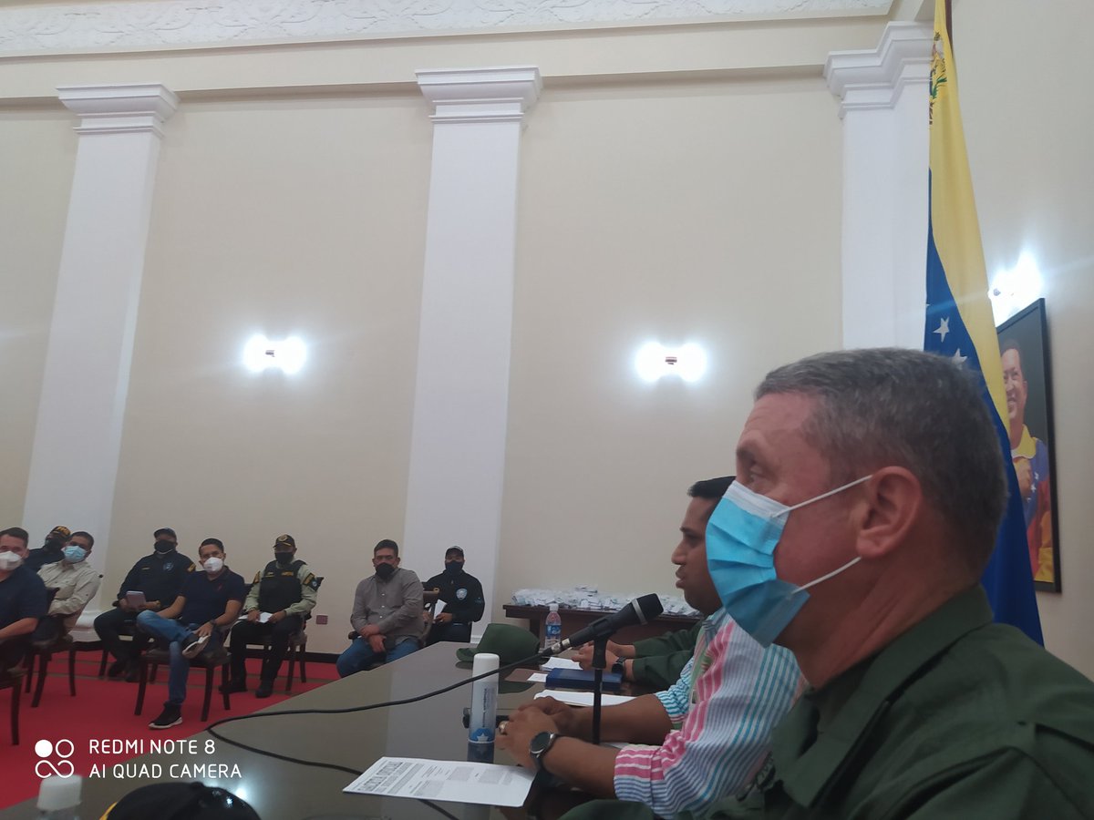 avilaelguerrero's tweet photo. #ElCovidNoEsJuegoCuidate A esta hora (3:25pm) cumpliendo las orientaciones de @rafaellacava reunión y balance del boletín epidemiologíco del Estado Carabobo. Nuestro Gobierno regional, junto a @ECentrales @carabobozodic @Polic_carabobo y los OSE vamos a seguir en batalla. https://t.co/kfp7riepCn