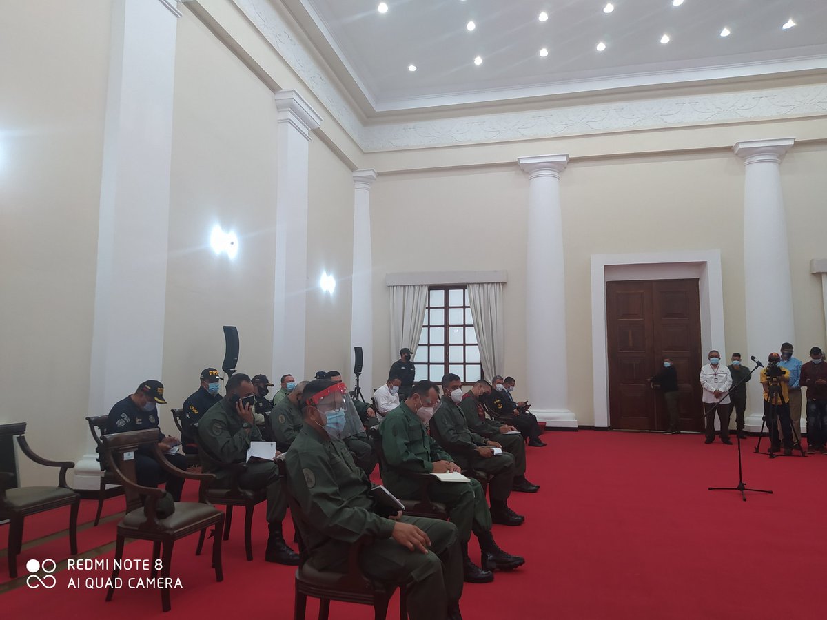 avilaelguerrero's tweet photo. #ElCovidNoEsJuegoCuidate A esta hora (3:25pm) cumpliendo las orientaciones de @rafaellacava reunión y balance del boletín epidemiologíco del Estado Carabobo. Nuestro Gobierno regional, junto a @ECentrales @carabobozodic @Polic_carabobo y los OSE vamos a seguir en batalla. https://t.co/kfp7riepCn