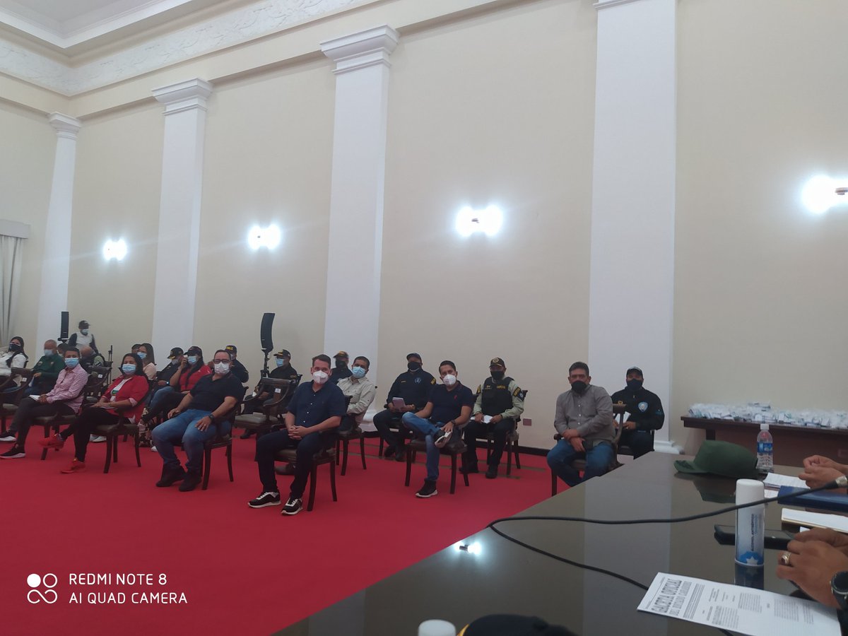 avilaelguerrero's tweet photo. #ElCovidNoEsJuegoCuidate A esta hora (3:25pm) cumpliendo las orientaciones de @rafaellacava reunión y balance del boletín epidemiologíco del Estado Carabobo. Nuestro Gobierno regional, junto a @ECentrales @carabobozodic @Polic_carabobo y los OSE vamos a seguir en batalla. https://t.co/kfp7riepCn